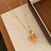 Colar Pingente Pequena Folha de Bordo Pérola Gradiente de Cristal Acessórios para Mulheres, Corrente de Clavícula de Nicho de Luxo Leve, Joias de Corrente de Pescoço de Alta Qualidade