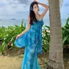 Vestido azul elegante para isla resort, favorecedor y adelgazante, cuello halter, falda larga de sirena, color de la foto, gasa, corte ajustado, moderno