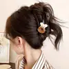Presilha de Cabelo Garra Vintage Cor Marrom Maillard para Mulheres com Grande Volume de Cabelo, Estilosa Presilha Tubarão para um Penteado com Cabelo Todo para Trás