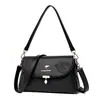Bolsas para Mujer Transfronterizas Estilo Nuevo Versátil Piel Suave Repujada Bolso de Hombro para Señoras de Mediana Edad Bolso Cruzado Venta al por Mayor