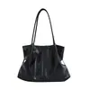 Moda Coreana e Japonesa simples grande capacidade brilhante 2026 nova bolsa de ombro tote de outono para mulher com acessórios