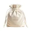 Bolsa de almacenamiento de joyería de franela, bolsa con cordón, empaque de regalo para anillos y collares, con logotipo estampado en caliente, personalización disponible