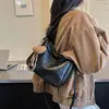 Bolsa transversal de couro macio de alta qualidade para mulheres, nova moda 2026 bolsa de ombro simples, bolsa de axila casual de grande capacidade para o dia a dia