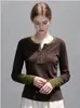 Camiseta de Manga Larga Patchwork de Bloques de Color para Mujer Cuello Henley con Botones Corte Ajustado Versátil Favorecedor Top Capa Base 25829
