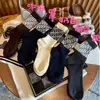 Calcetines Gruesos Cálidos de Cachemir Real para Otoño e Invierno, Media Pantorrilla para Mujer, Estilo Ins de Lujo Puro, Artículos Europeos de Alta Gama, Calcetines de Moda con Bloques de Color y Letras