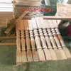 Madera maciza de haya sin terminar pasamanos de madera para escalera balaustres grandes y pequeños columnas romanas europeas valla de balcón de villa codos pintura horneada