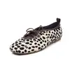 Zapatos pequeños de cuero con cordones, estilo británico, con lunares y lazo, de piel de vaca, 2026 otoño, tacón bajo, que aumentan la altura, punta redonda, piel genuina, para mujer