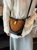 Bolsos Pequeños de Moda para Mujer de Este Año 2026 Nuevo Bolso Cruzado Versátil Bolso de Mano Retro Casual Bolso Cubo Acolchado