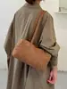 Cross2026 Otoño Nuevo Retro Lunares Bolso Almohada Textura Gamuza Bolso de Hombro Único Bolso de Mano Versátil de Moda