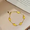 Pulseira de Cinco Cabaças Dourada Escovada Estilo Chinês de Luxo para Mulheres, Versátil para o Dia a Dia de Luxo Nicho, Pulseira da Fortuna