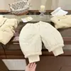 Roupas Infantis Estilo Coreano Xian Neng Qi 2025 Outono e Inverno Calças Infantis para Meninos e Meninas Versátil Acolchoado Falso Duas Peças Calças Jogger Calças de Algodão
