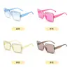 Gafas de Sol Cuadradas con Marco Full Diamante, Tendencia Europea y Americana, con Lentes Degradado de Color Macarrón para Estilismo y Decoración de Vacaciones