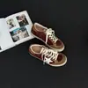 Zapatillas casuales para mujer de cuero mate con estampado de estrellas retro, nueva colección primavera/verano 2026, con bloques de color, suela plana, con cordones