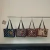 Bolso de hombro de lunares dulces estilo coreano para el otoño de 2026, moderno y versátil, bolso simple para debajo del brazo, bolsa tote de gran capacidad para el día a día