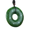 Venta al por mayor de fábrica imitación jade Hetian patrón antiguo hebilla de seguridad colgante material de Mongolia Exterior patrón de dragón verde espinaca anillo plano de jade