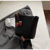 Bolso Cubo Retro de Moda Europea y Americana para Mujer 2025 Estilo Nuevo Bolso de Axila con Textura Versátil, Bolso de Hombro para Salir, Bolso Cruzado