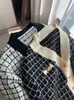 Novo casaco de tricô elegante estilo coreano para outono e inverno para mulheres, cardigã versátil de tricô solto de comprimento médio