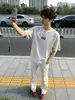 Camiseta de Estilo Americano con Bordado Pesado, Hombro Normal, Cuello Pequeño, Mangas Cortas, Estilo de Moda de Gama Alta para Hombre, Camisa Fresca y Moderna de Media Manga para Pareja
