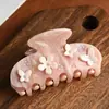 Presilha de Cabelo Acetato Borboleta Rosa Delicada com Toque de Luxo, Presilha Tubarão Exquisite, Pente de Cabelo Floral para Mulheres, Presilha de Cabelo para Nuca