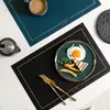 Manteles individuales de cuero estilo nórdico, tapetes cuadrados de color sólido resistentes al calor, tapetes de mesa impermeables, tapetes dobles para platos y posavasos - un toque de lujo discreto para tu mesa de comedor