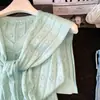 Suéter de Tricô Vazado com Decote em V Estilo Doce para Mulheres, Conjunto de Duas Peças Pulôver Fino Shawl para o Verão 2026, Top Respirável Amigo da Pele