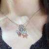 Collar y aretes de diamantes de alto carbono con diseño de flor de Little Red Book, combina con todo, alta gama, sentido de Internet, cadena de clavícula para celebridades, chicas, explosiones