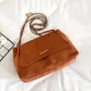 Bolsa de ombro/transversal europeia e americana transfronteiriça 2026 moda nicho nova elegante corrente de luxo leve camurça simples versátil