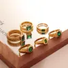 Anel de Moda de Alta Qualidade Banhado a Ouro 18K com Toque Luxuoso, Design de Listra com Zircônia Verde, Joia Versátil, Fábrica de Dropshipping para Tiktok e Kuaishou