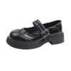 Zapatos Mary Jane de cuero con puntera redonda y brogue para mujer, nuevos 2026 estilo británico vintage primavera/verano zapatos de suela gruesa poco profundos de un solo color