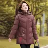 Nueva Chaqueta de Algodón Estilo Chino para Mamá 2026 Nueva Chaqueta de Algodón Gruesa Cálida Adelgazante Moda para Personas de Mediana Edad Tallas Grandes Chaqueta Acolchada de Algodón Ropa de Abrigo