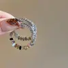 Pendientes retro de microincrustaciones de circonita de estilo de lujo ligero para mujer, sencillos y a la moda con un toque de alta gama, diseño exclusivo con acabado plateado fragmentado