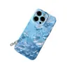Uma capa de celular de borboleta de cristal azul, delicada e translúcida, adequada para todos os modelos da Apple, oferecendo uma sensação ultrafina, como se estivesse sem capa, e cobertura total.