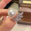 Anel Folha Pérola com Diamantes Brilhantes de Luxo Leve para Mulheres, Design de Nicho Estilo Socialite, Anel de Dedo Indicador de Alta Qualidade, Anel de Estilo Cool para Mulheres