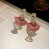 Pendientes de abanico con gotas de diamante de aguja plateada Collar de lujo ligero de alta gama vintage para mujer Moda de gama media Exquisito conjunto
