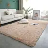 Alfombra de Pelo de Seda de Color Sólido Transfronteriza Alfombra Sencilla para Mesa de Café de Sala de Estar Alfombra Completa para Mesita de Noche de Dormitorio Alfombra de Pelo Largo PVpile Felpudo
