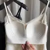 Camisole de renda retrô estilo francês com sutiã embutido, corte justo, que valoriza a silhueta e adequada como camada interna ou um top básico