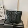 Bolsa Tote Simples de Ombro Estilo Coreano Novo Modelo 2026 para Estudantes, Bolsa de Algodão Acolchoada de Grande Capacidade, Bolsa de Trabalho Ins