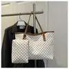 Bolsa Tote de Mão Grande Capacidade Moda Retrô de Luxo para Mulheres 2025 Nova Bolsa Simples de Ombro Bolsa de Axila para o Dia a Dia