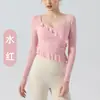 Top Deportivo de Malla Irregular para Mujer con Mangas Largas, Borde Fruncido, Ajuste Delgado, para Yoga, Pilates, Ropa Exterior, con Almohadillas en el Pecho.