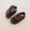 Zapatos pequeños de cuero de moda para niñas, estilo retro de primavera y otoño, planos casuales versátiles, zapatos para caminar para bebés de jardín de infantes con lunares y estampado de leopardo