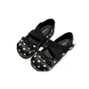 Zapatos de piel para niña 2026 nuevos lindos con suela suave de lunares zapatos de princesa tela suave resistentes al desgaste velcro zapatos para niño