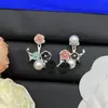 Pendientes de Marca de Lujo Europea y Americana Transfronterizos Nueva Versión de Gama Alta con Letras del Logo, Pendientes de Rombo con Forma de Trébol de Cuatro Hojas para Mujer Venta al por Mayor