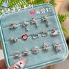 Nuevos Aretes de Dibujos Animados de Kt Oreja de Gato Hueso Uñas Lindos Goteo de Aceite Kawaii Aretes Acero de Titanio Modernos Elegantes