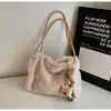 Bolsa de Pelúcia Outono e Inverno 2026 Nova Versátil Fashion Tendência Bolsa Tote de Ombro para Mulheres