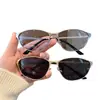 Óculos de Sol Estilosos e Texturizados para Homens, Estilo Cat-Eye, Óculos de Sol Metálicos Tech Retro para Mulheres, Proteção UV, Óculos de Sol Cat-Eye Côncavos