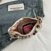 Bolsas Femininas 2026 Novo Estilo Bolsa de Palha Trançada Bolsa de Ombro com Decoração de Corrente Bolsa para Praia Lazer Férias Atacado