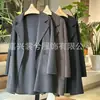 Abrigo de lana de doble cara 10% cachemira 90% lana otoño e invierno para mujer, abrigo estilo bata de longitud media, estilo elegante al por mayor