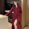 Pijama de invierno grueso y largo, nuevo producto de otoño e invierno a cuadros de piña, bata de felpa de doble cara de invierno para mujer