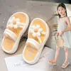 Pantuflas de Verano para Niñas 2025 Nuevo Estilo Antideslizantes Suela Suave Estilo Princesa Frescas Florales Sandalias Planas de Doble Uso