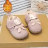 Zapatos de Bebé Lindos con Lazo de Dibujos Animados para Niños y Niñas, Nuevo Estilo Invierno 2025, Suela Suave, Cómodos, Forrados de Felpa, Zapatos de Algodón Engrosados